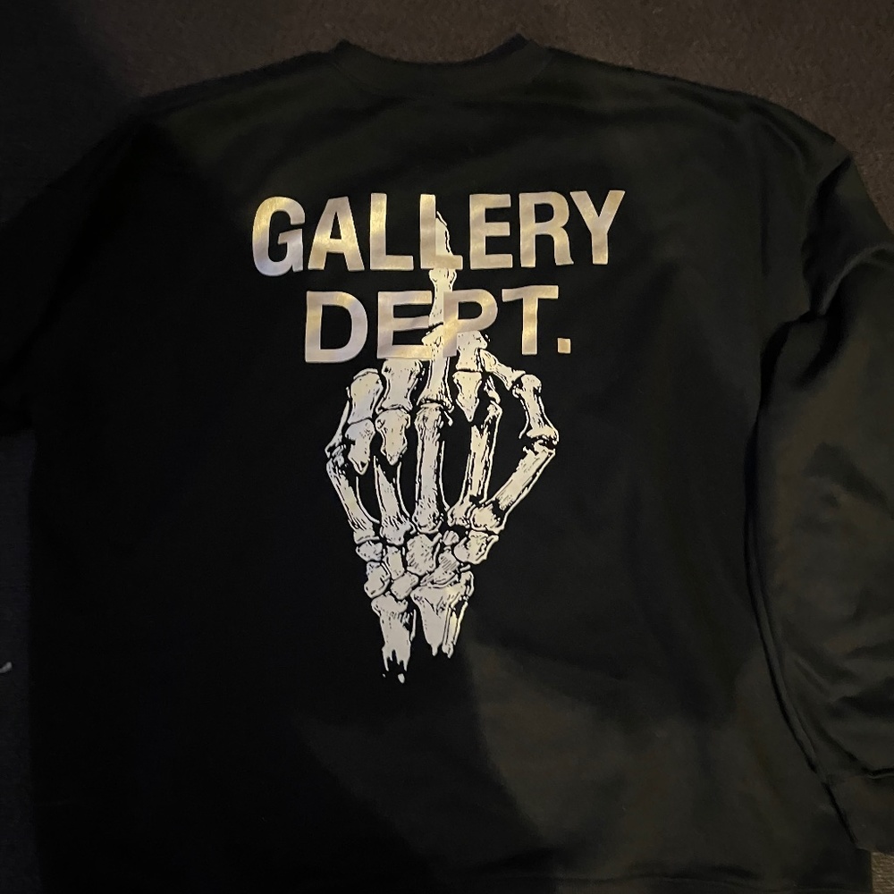 Gallery dept pull over